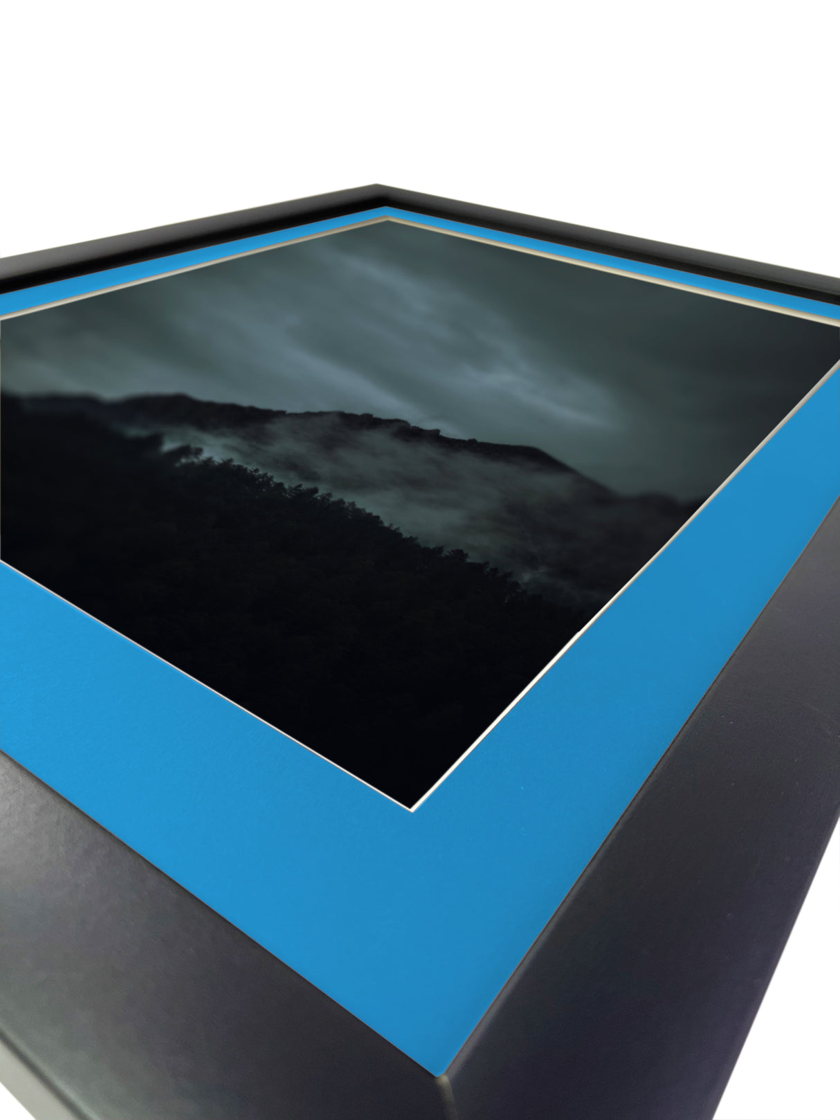 Bay Blue, Mat