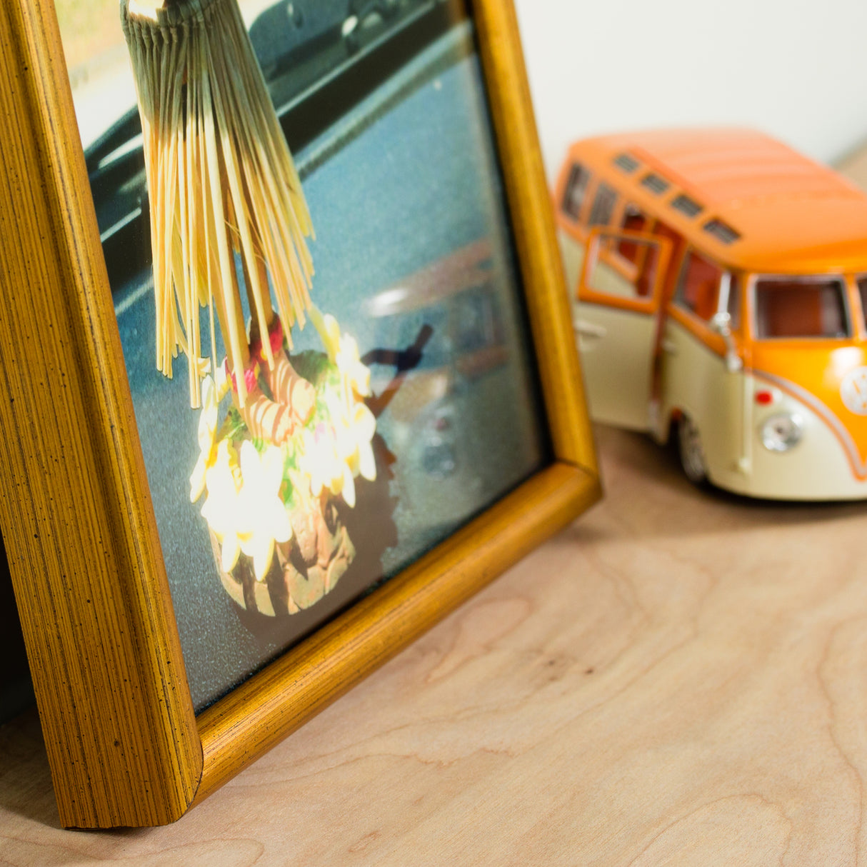 Bullnose .5", Brushed Gold Picture Frame