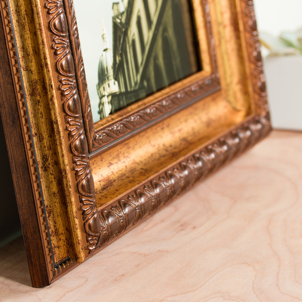 Arqadia Gothic 3.125", Aged Gold Picture Frame
